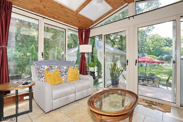 14 Sterling Pl, Glen Rock Boro, NJ 07452