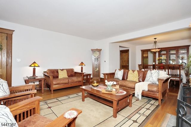 14 Sterling Pl, Glen Rock Boro, NJ 07452