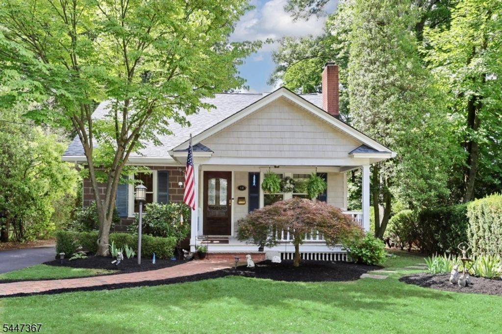 14 Sterling Pl, Glen Rock Boro, NJ 07452