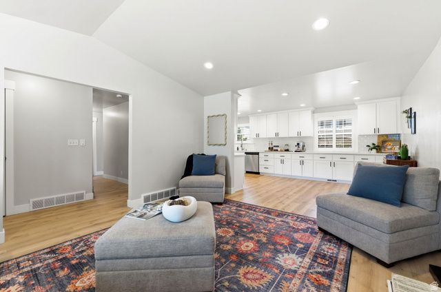 1405 E VINTRY LN, Murray, UT 84121