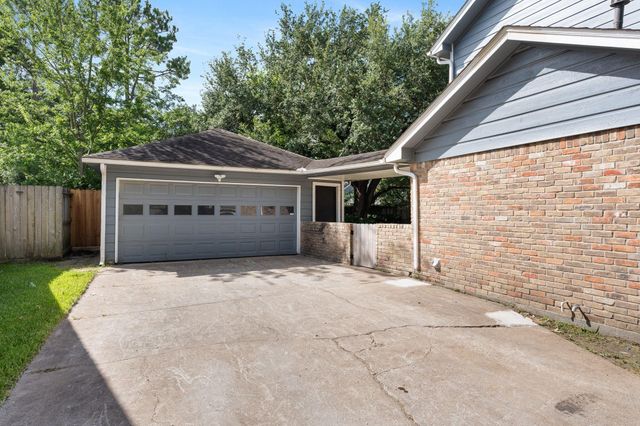 12019 Sugar Springs Drive, Houston, TX 77077