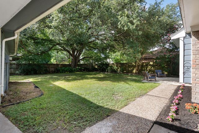 12019 Sugar Springs Drive, Houston, TX 77077