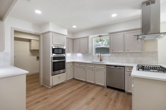 12019 Sugar Springs Drive, Houston, TX 77077