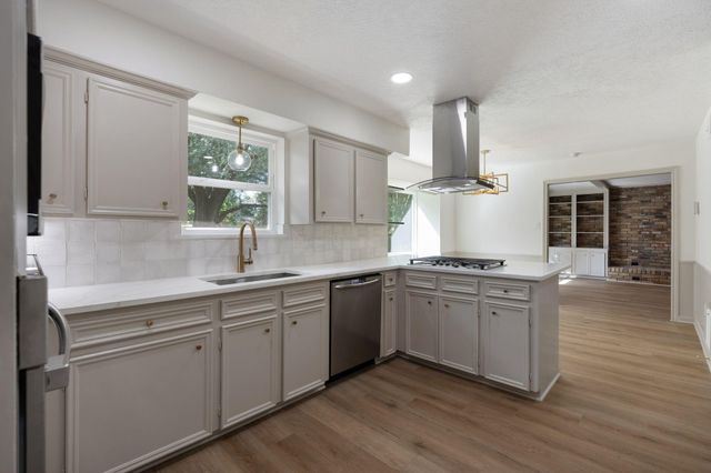 12019 Sugar Springs Drive, Houston, TX 77077
