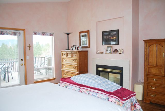 19215 E Riverwalk Ln, Spokane Valley, WA 99016