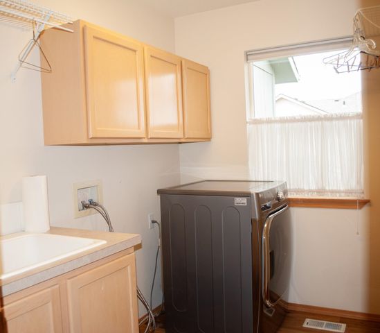 19215 E Riverwalk Ln, Spokane Valley, WA 99016