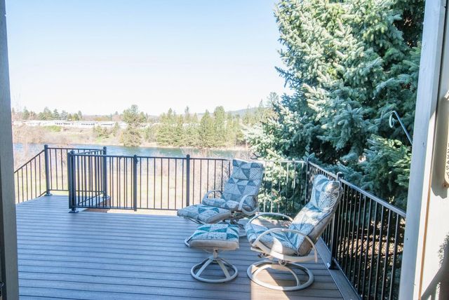 19215 E Riverwalk Ln, Spokane Valley, WA 99016