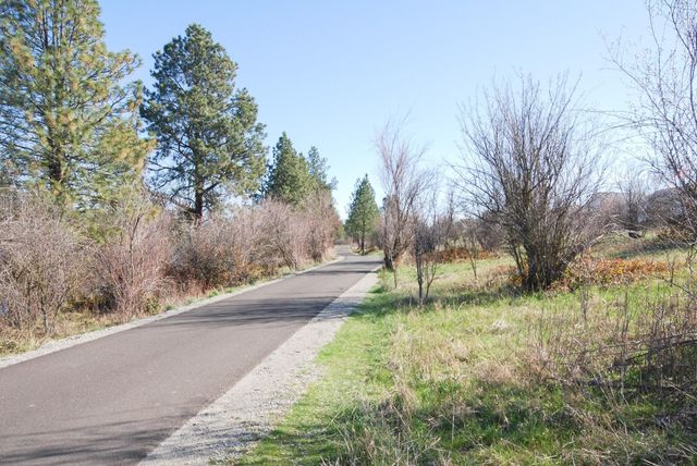 19215 E Riverwalk Ln, Spokane Valley, WA 99016