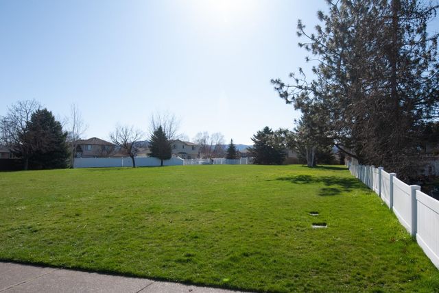 19215 E Riverwalk Ln, Spokane Valley, WA 99016