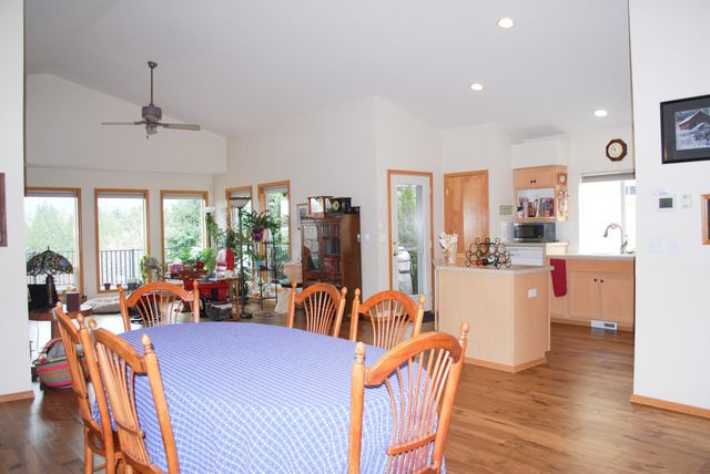 19215 E Riverwalk Ln, Spokane Valley, WA 99016