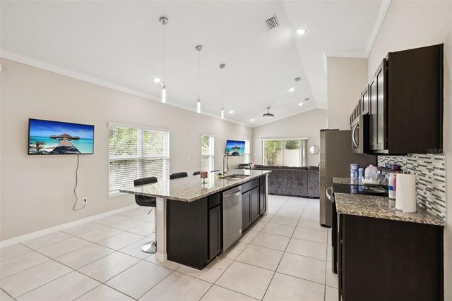 520 S KENTUCKY AVENUE, Deland, FL 32724
