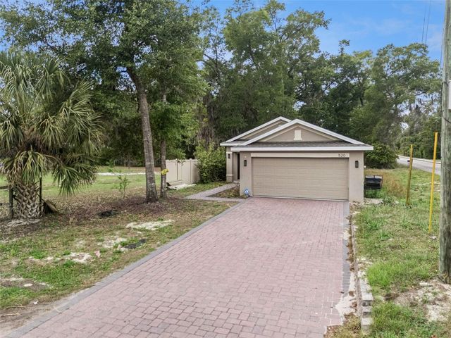 520 S KENTUCKY AVENUE, Deland, FL 32724