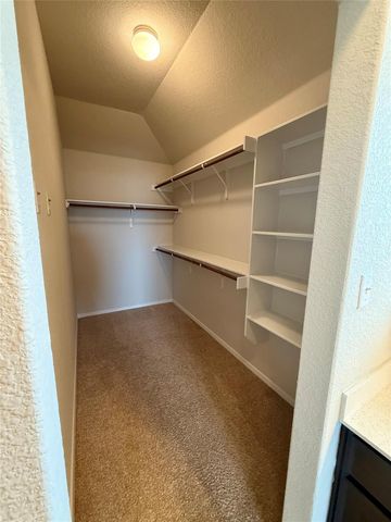 212 Lake Placid RUN, Elgin, TX 78621