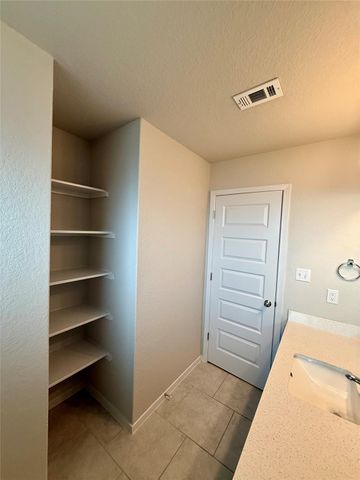 212 Lake Placid RUN, Elgin, TX 78621
