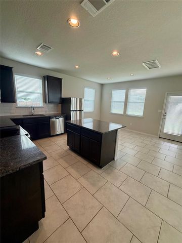 212 Lake Placid RUN, Elgin, TX 78621