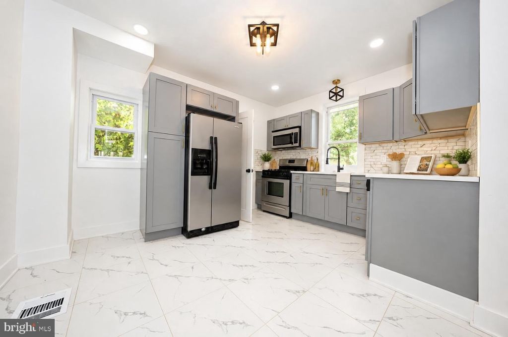 236 MILL ST, DARBY, PA 19023 — photo 4