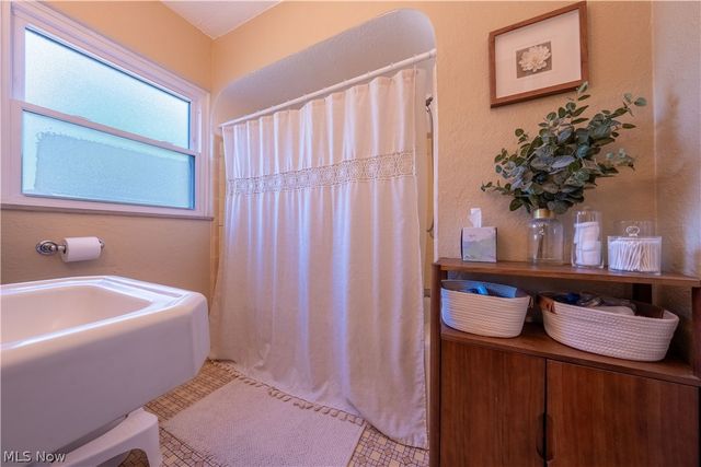 3687 Warren Road, Cleveland, OH 44111
