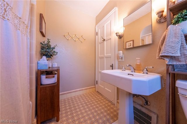 3687 Warren Road, Cleveland, OH 44111