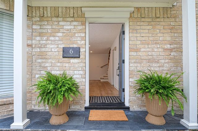 6 Willowherb Court, The Woodlands, TX 77380
