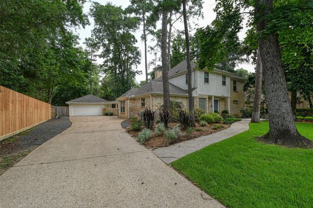 6 Willowherb Court, The Woodlands, TX 77380