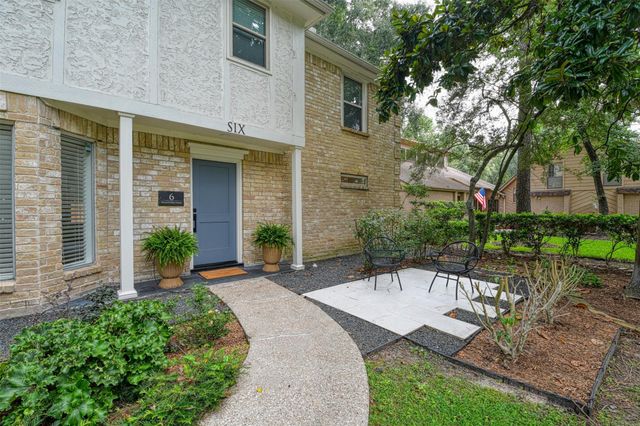 6 Willowherb Court, The Woodlands, TX 77380