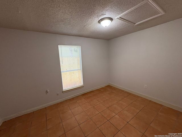 911 Walnut Park, San Antonio, TX 78227