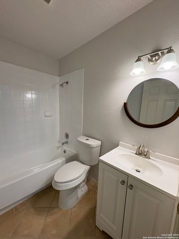 911 Walnut Park, San Antonio, TX 78227