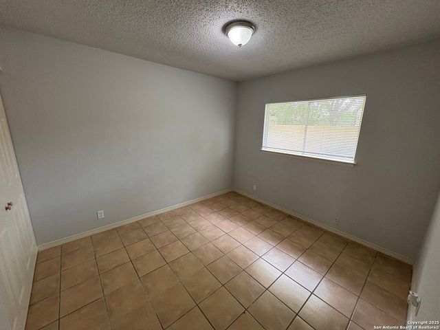 911 Walnut Park, San Antonio, TX 78227