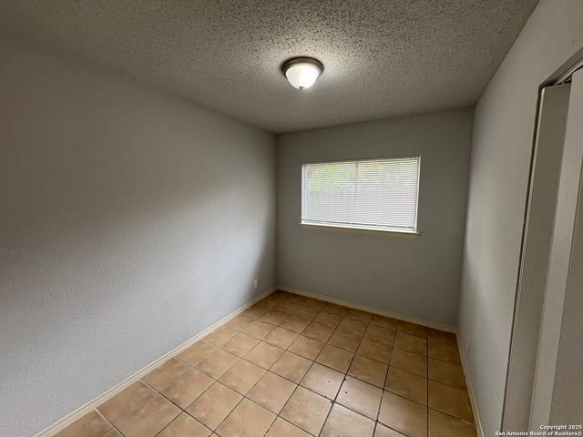 911 Walnut Park, San Antonio, TX 78227