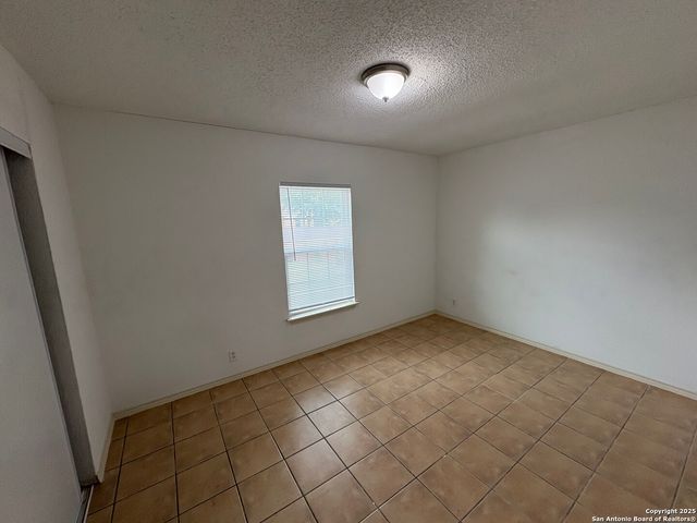 911 Walnut Park, San Antonio, TX 78227