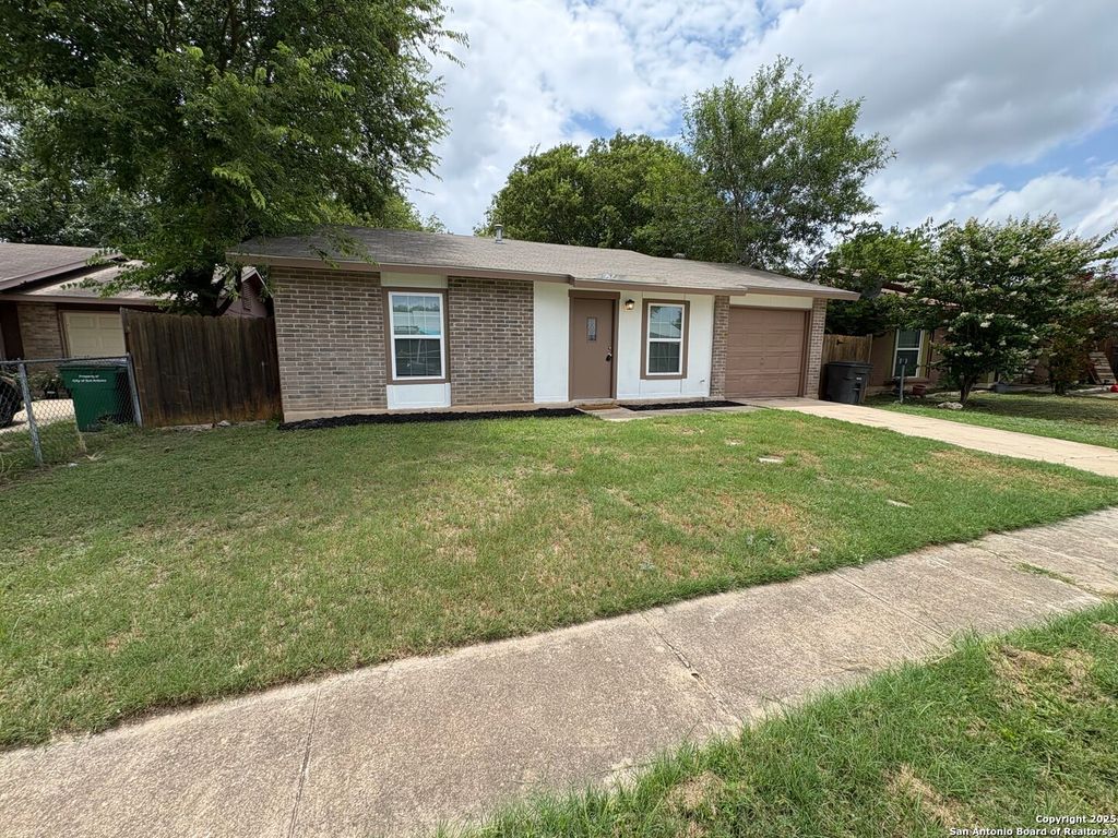 911 Walnut Park, San Antonio, TX 78227