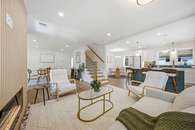 54 Rangeley Rd 2, Newton, MA 02465