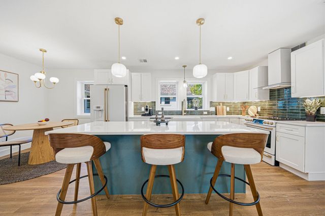 54 Rangeley Rd 2, Newton, MA 02465
