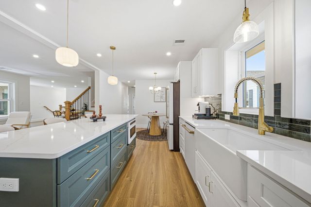 54 Rangeley Rd 2, Newton, MA 02465
