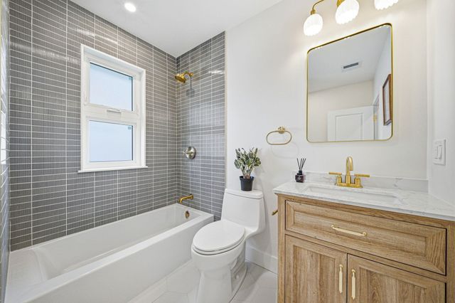 54 Rangeley Rd 2, Newton, MA 02465