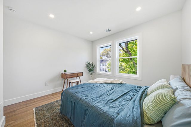 54 Rangeley Rd 2, Newton, MA 02465