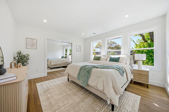 54 Rangeley Rd 2, Newton, MA 02465