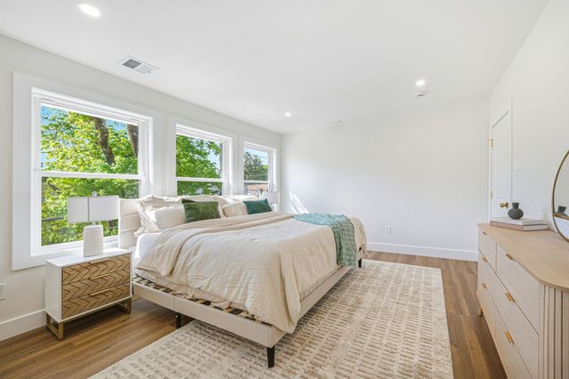 54 Rangeley Rd 2, Newton, MA 02465