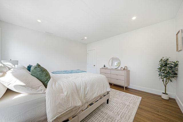 54 Rangeley Rd 2, Newton, MA 02465