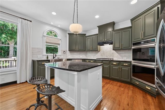 211 Cedarhurst Drive, Canton, GA 30115