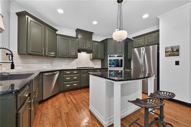 211 Cedarhurst Drive, Canton, GA 30115