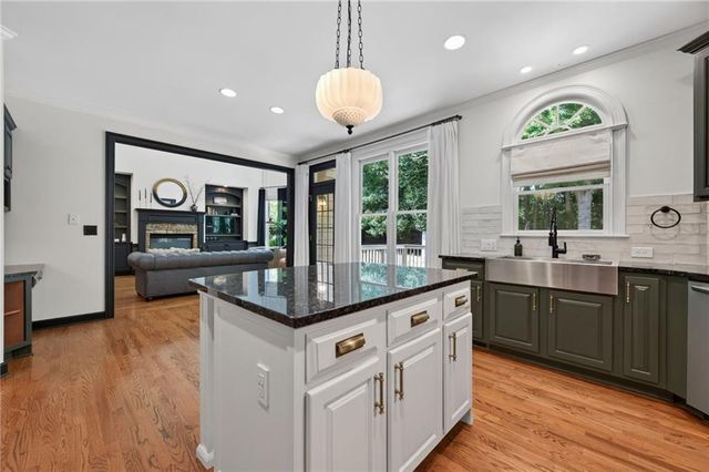 211 Cedarhurst Drive, Canton, GA 30115