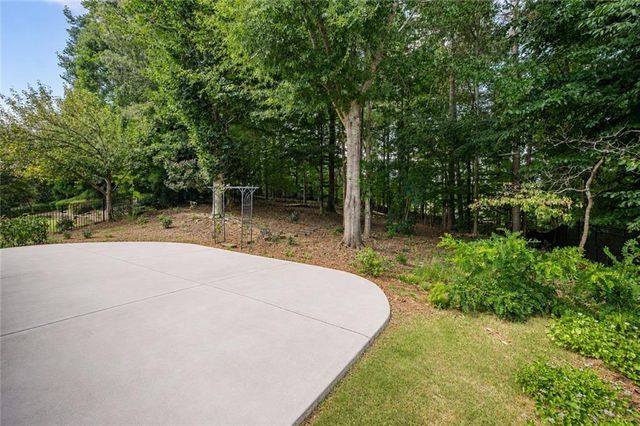 211 Cedarhurst Drive, Canton, GA 30115
