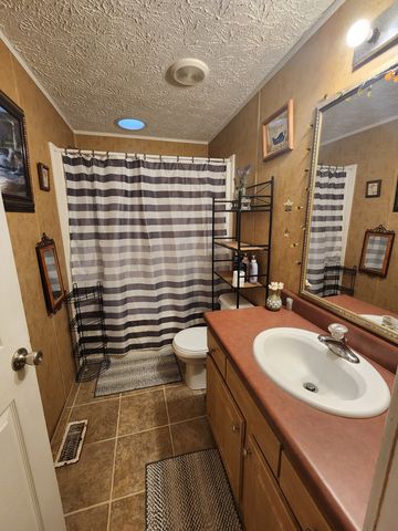 1110 Hunt St, Winchester, TN 37398