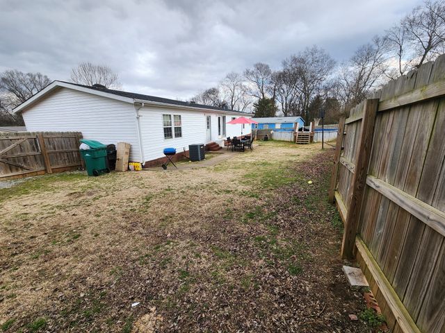 1110 Hunt St, Winchester, TN 37398