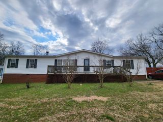 1110 Hunt St, Winchester, TN 37398