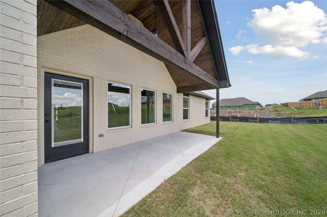 2044 E 129th Place S, Jenks, OK 74037