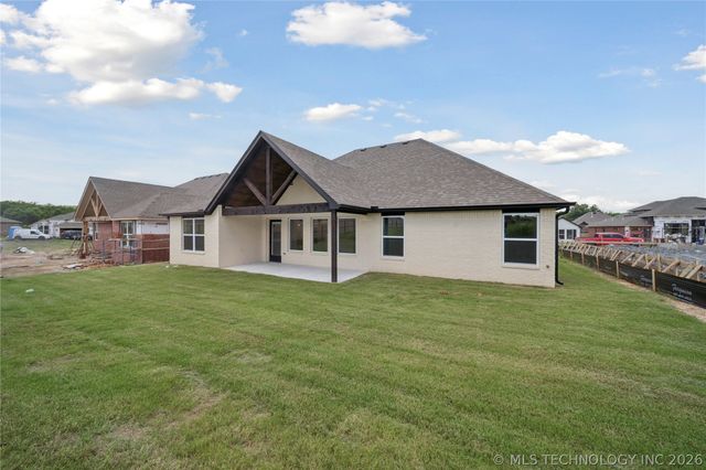 2044 E 129th Place S, Jenks, OK 74037