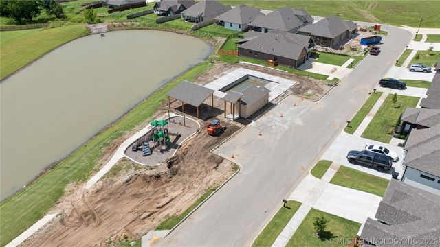 2044 E 129th Place S, Jenks, OK 74037