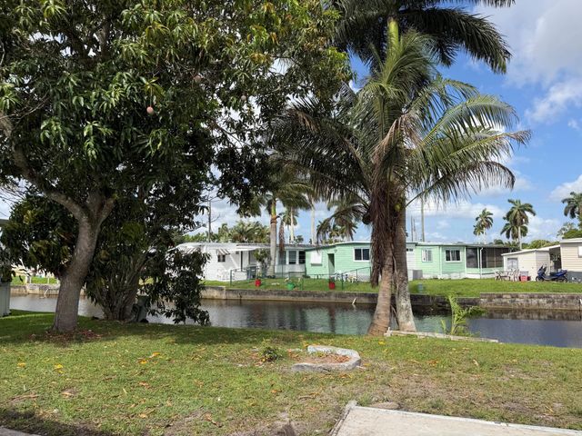 2041 SW 84th Avenue, Davie, FL 33324
